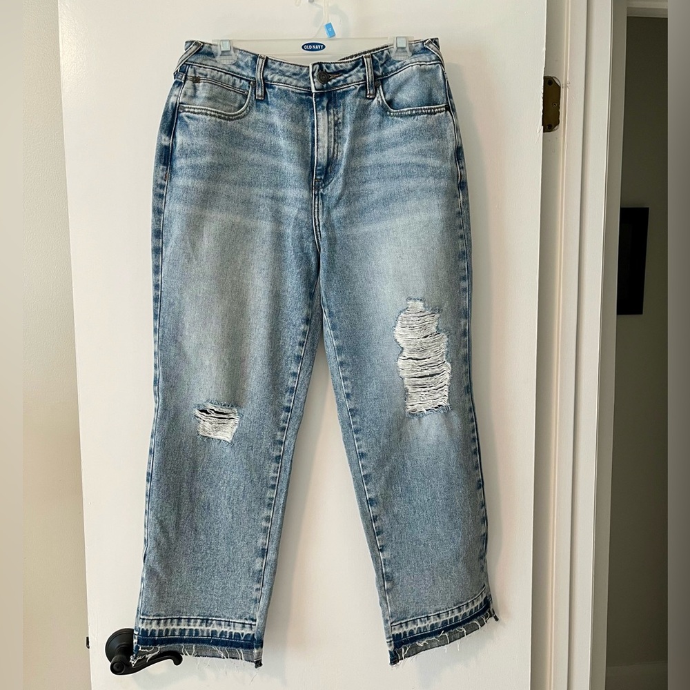 Cleo + Wolf High Rise Distressed Mom Jeans NWOT